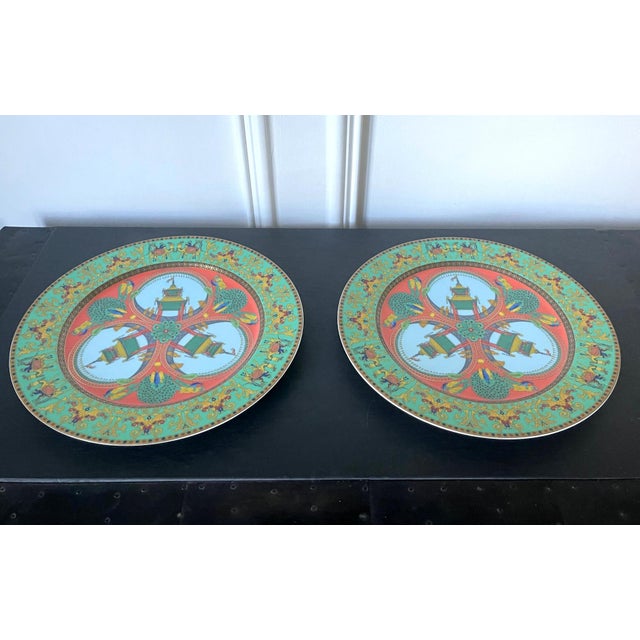 Design Late 20th Century Serving Platters by Versace for Rosenthal - a Pair For Sale - Image 4 of 11