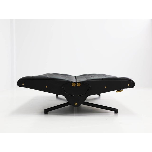 Adjustable Sofa Bed in Quilted Leather by Osvaldo Borsani for Tecno, 1970 For Sale - Image 9 of 18