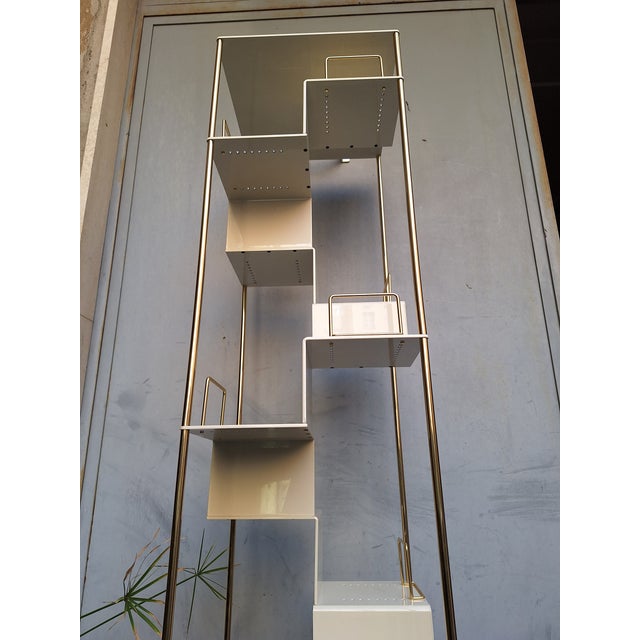 Metal Revolving Pagoda Style Model Bookcase in Brass and Lacquered Iron with Bookends from Fedele Papagni, 1990s For Sale - Image 7 of 18