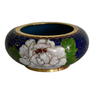 Vintage Chinese Mini Cloisonné' Bowl W/Floral Details For Sale