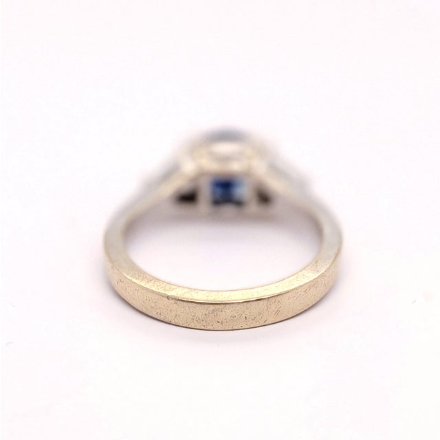 Late 20th Century Late 20th Century 18k White Gold Ring With Gia Round Blue Sapphire & Trillion Diamonds - Size 5.5 For Sale - Image 5 of 9