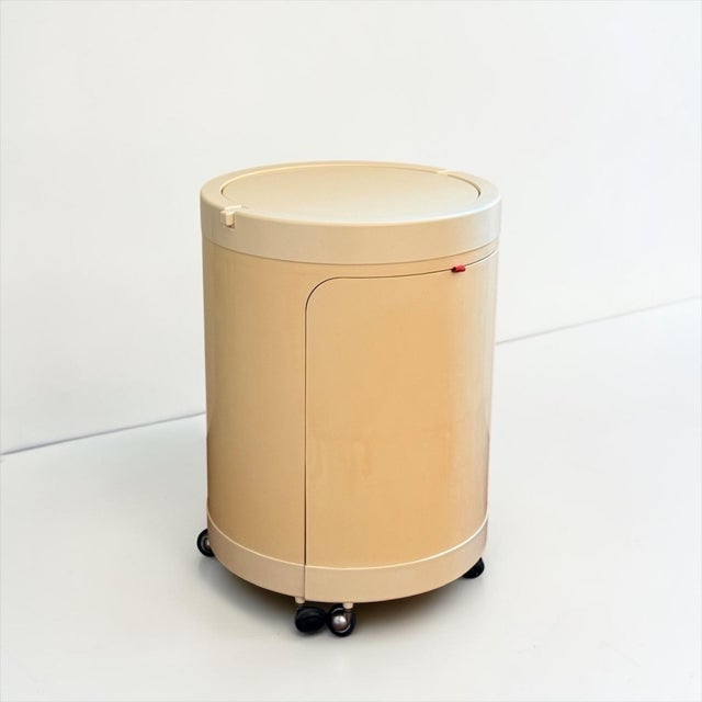 Silvi Dressing Table and Chair in Beige Plastic and Coral Red Upholstery from Fain Kastilia, 1970s, Set of 2 For Sale - Image 10 of 18