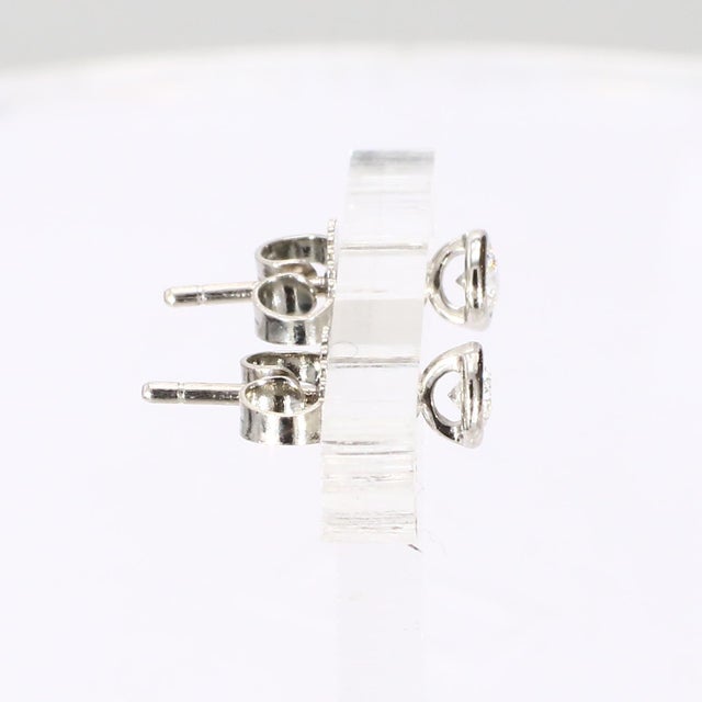 Contemporary Tiffany & Co. Platinum Stud Earrings With Two 0.1ct E/Vs2 Diamonds, A Pair For Sale - Image 3 of 4
