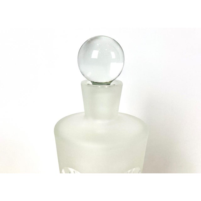 1960s Art Deco Style Frosted Glass Decanter from Desná, 1960s For Sale - Image 5 of 7