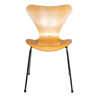 Fritz Hansen Series 7 Chair-Maple For Sale
