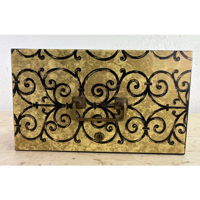 Vintage American Hand Painted Toleware Box For Sale In Philadelphia - Image 6 of 9
