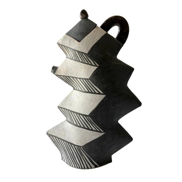 1980s Kazuko Matthews Stoneware Post Modern California Studio Zig Zag Tea Pot With Lid For Sale - Image 9 of 9