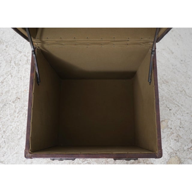 1980s Theodore Alexander Leather Wrapped Lidded Box End Table For Sale - Image 5 of 16