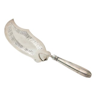 Silver Spatula for Serving Fish For Sale