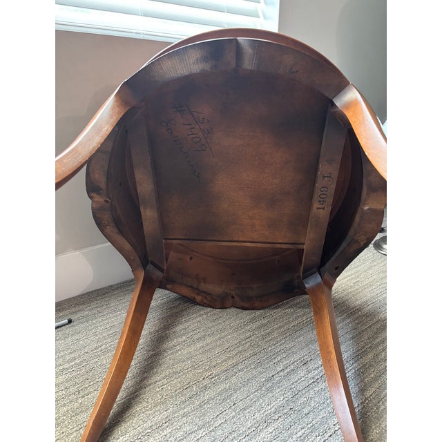 1980s Hekman Round Accent Table For Sale - Image 11 of 12