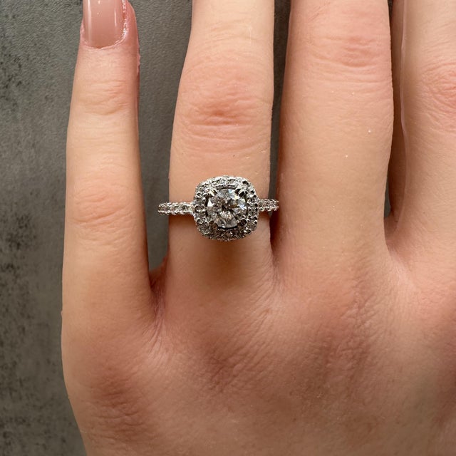 Early 21st Century Appraised Natural Diamond Engagement Ring in 14kt White Gold - 1.33 CTW, Size 5.75 For Sale - Image 5 of 7