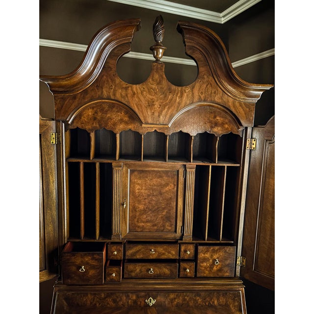 Chippendale 1980s Heritage Heirloom Chippendale Style Burled Walnut Bombe Secretary Desk Bookcase For Sale - Image 3 of 10