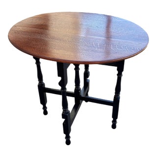 Late 19th Century Victorian Oval Top Drop-Leaf Gateleg Oak Table With Turned Legs For Sale