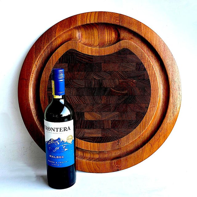 Mid 20th Century Danish Teak Round Carving/Charcuterie Board, Designed by Jens Quistgaard for Dansk For Sale - Image 9 of 14