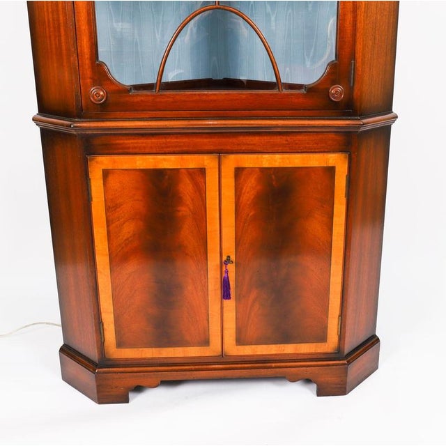 Vintage English Flame Mahogany Display Cabinet For Sale - Image 4 of 18