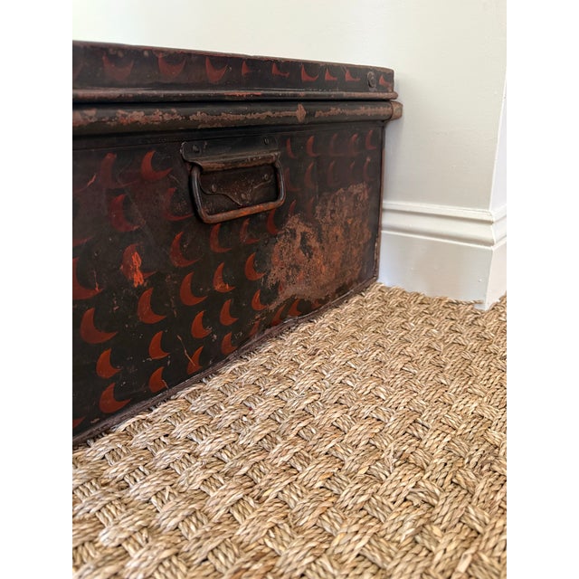 Early 20th Century English Tole-Painted Uniform Case For Sale - Image 9 of 9