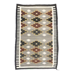 Vintage Chinle Navajo Rug, 03'00 X 04'05