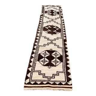1960s Neutral Vintage Kurdish Herki Runner 2’6x10’8 For Sale