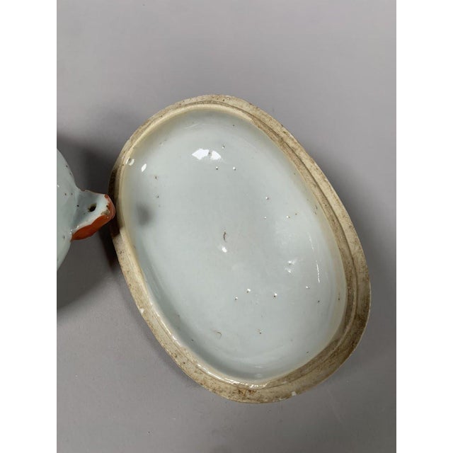 Chinese porcelain terrine, East India Company, 18th century, Famille Rose For Sale - Image 9 of 12