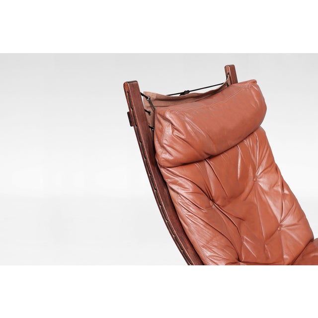Wood Set of Cognac Leather Highback Siesta Chair and Ottoman by Ingmar Relling for Westnofa, 1970s For Sale - Image 7 of 9