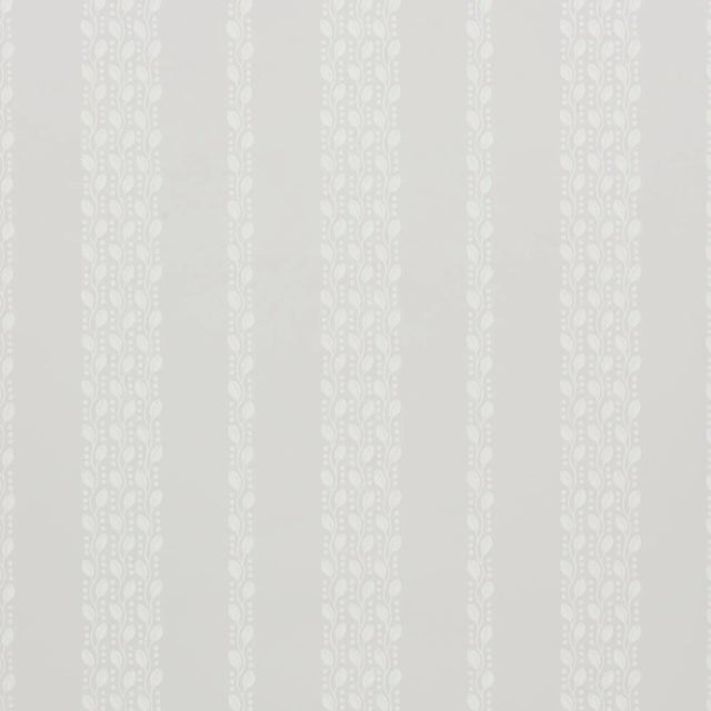 Schumacher Sample - Schumacher Lillian Vine Wallpaper in Grey For Sale - Image 4 of 4