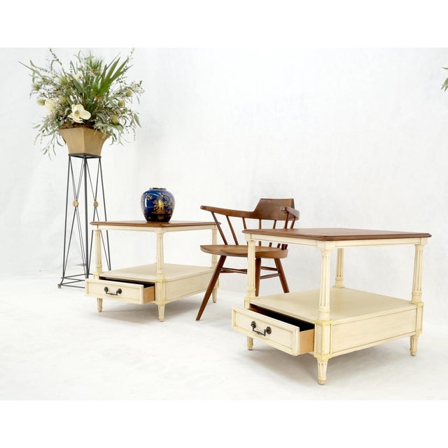 Mid 20th Century Henredon Walnut Banded Tops One Drawer End Tables Night Stands Mint! For Sale - Image 5 of 16