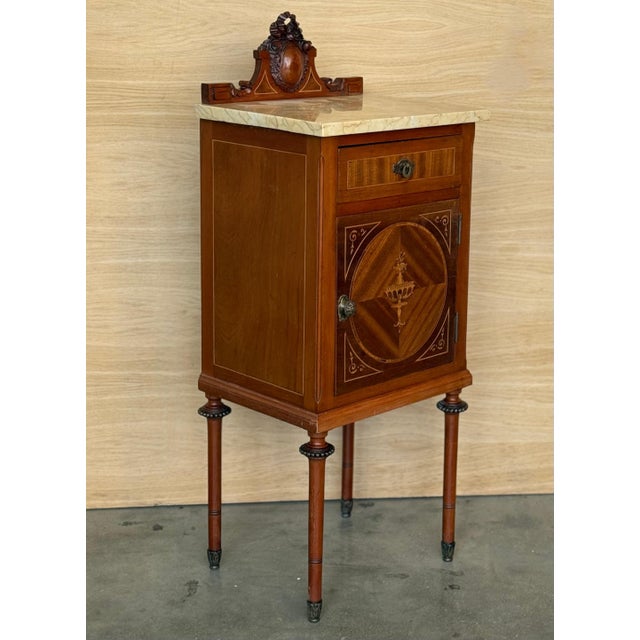Wood 1900s, Art Nouveau Pair of Mahogany Nightstands with Crest Marble Top For Sale - Image 7 of 18