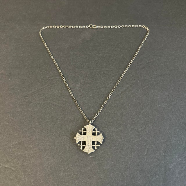 Mid 20th Century Vintage Jerusalem Cross Pendant Necklace 800 Silver Blue Lapis Cabachon Stones For Sale - Image 5 of 10