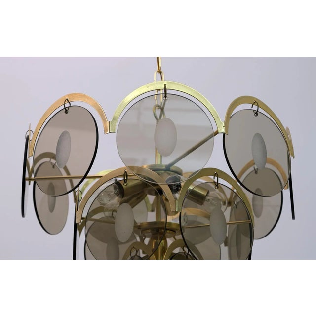 Metal Mid-Century Modern Chandelier in Amber Glass and Brass from Vistosi, 1960s For Sale - Image 7 of 9