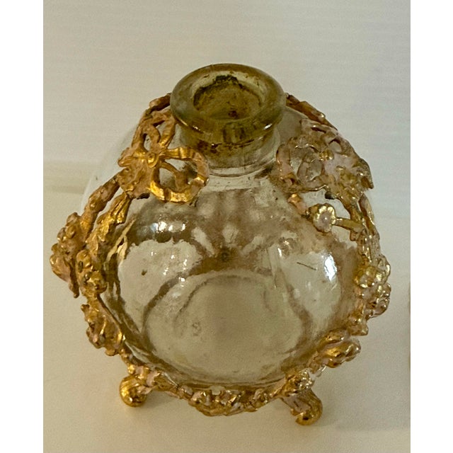 Mid 20th Century Vintage French Style Ormolu Glass Perfume Bottle With Floral Filigree Stopper Hollywood Regency For Sale - Image 5 of 12