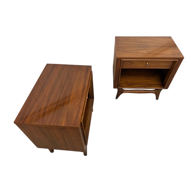 Mid-Century Modern Kent Coffey Insignia 4-Piece Walnut Bedroom Set For Sale - Image 10 of 13