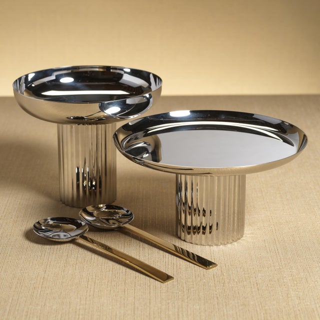 This beautiful cake stand features a polished stainless steel, which means your favorite cakes, desserts, fruits will...