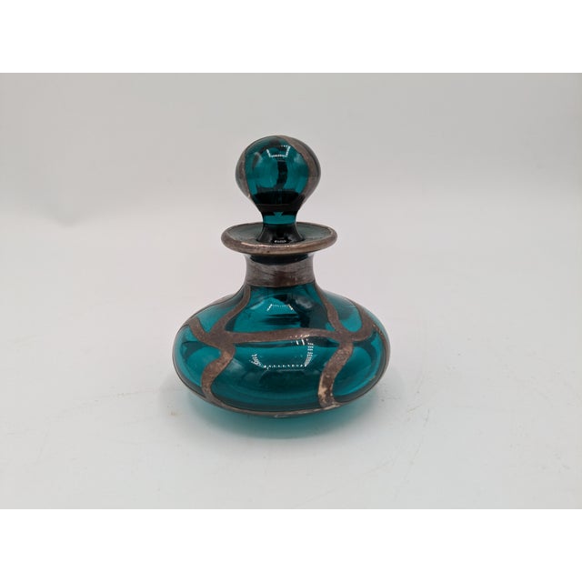 Art Nouveau Mid 20th Century Art Nouveau Sterling Over Green Glass Bottle With Stopper For Sale - Image 3 of 9