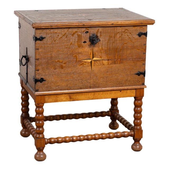 Early 19th Century Oak Trunk on Stand Side Table For Sale