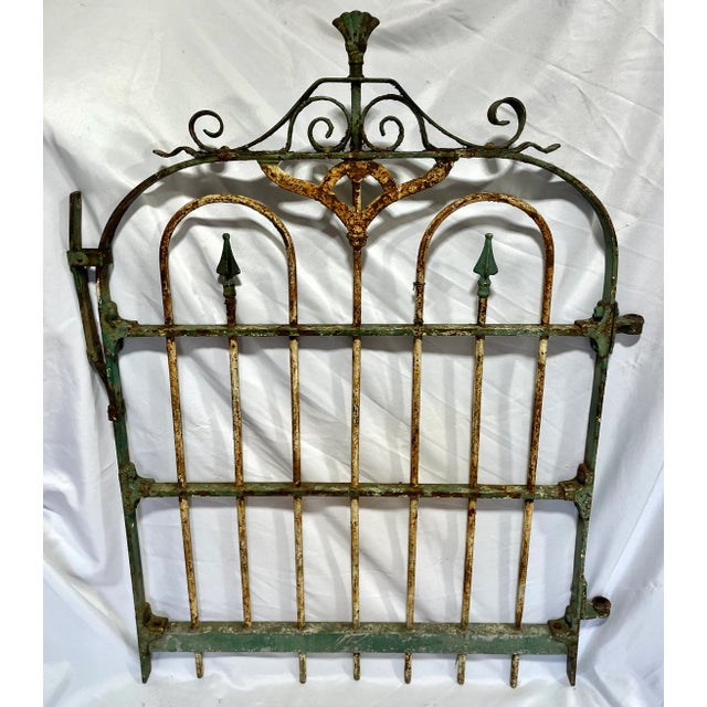 Early 1900s French Handcrafted Painted Iron Gate For Sale In Dallas - Image 6 of 18