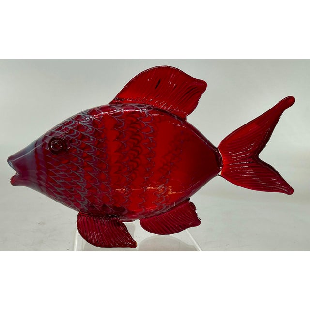 Modern Ruby-Red Large Art Glass Fish Figurine by Chris Belleau, Signet. For Sale - Image 3 of 10