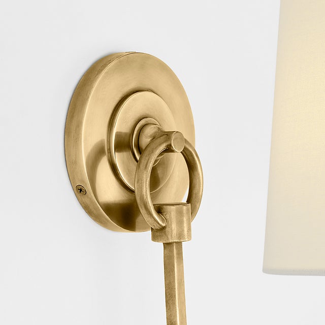Visual Comfort Thomas O'Brien for Visual Comfort Signature Reed Single Sconce in Hand-Rubbed Antique Brass with Linen Shade For Sale - Image 4 of 7