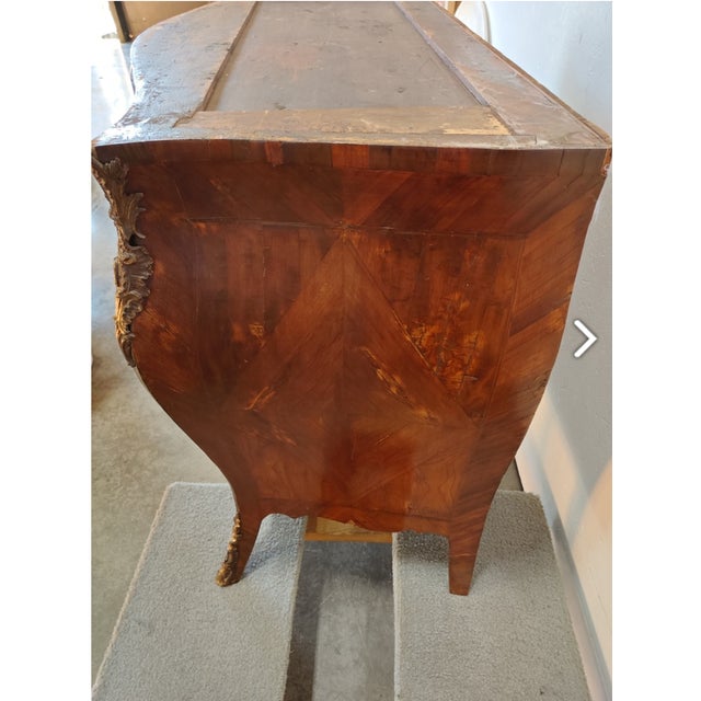Mid 18th Century Louis XV Serpentine Commode - French Walnut For Sale - Image 4 of 5