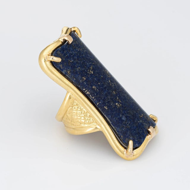 Modern Mid 20th Century Huge Lapis Lazuli Ring Vintage 18k Yellow Gold Cocktail size 5 For Sale - Image 3 of 7