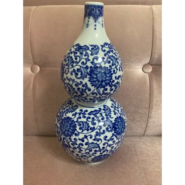 Mid 20th Century Chinese Porcelain Blue and White Double Gourd Vase For Sale - Image 11 of 11