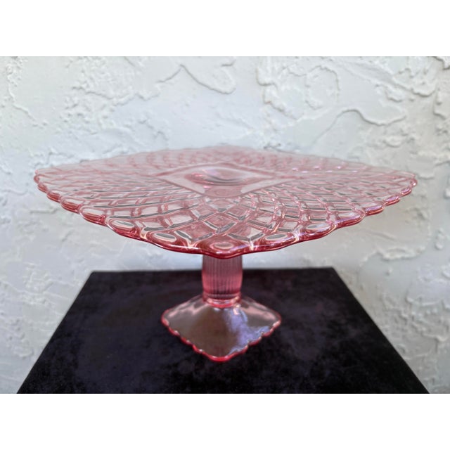 1960s Vintage Le Smith Pink “Rose & Trellis” Glass Square Cake Stand / Pedestal Cake Stand For Sale - Image 5 of 5