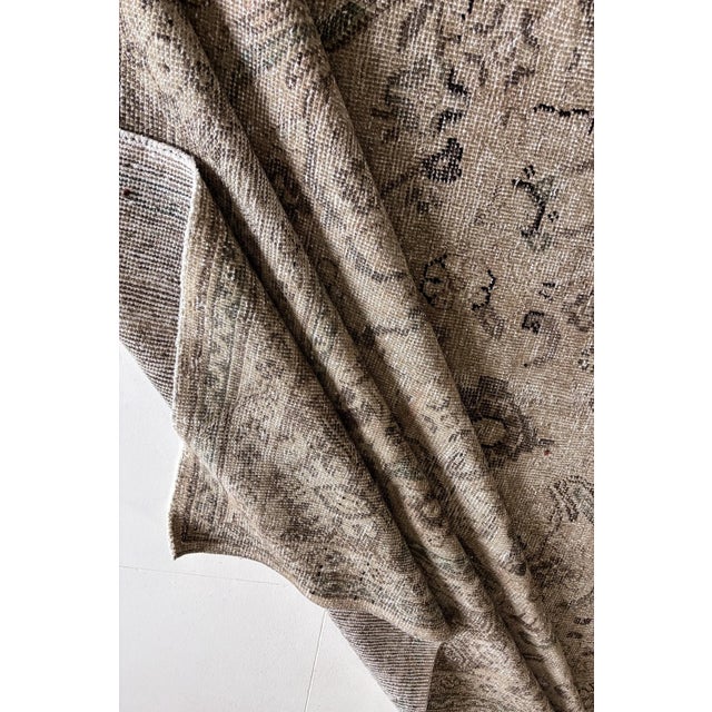 Antique Mahal Area Rug c1920 Dimensions: 9'10 x 12'7 Colors: Stone, chocolate, slate, black Material: Wool on cotton Pile:...