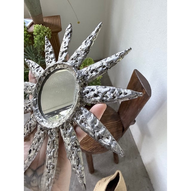 Small Brutalist Round Sunburst Mirror in Hammered Metal, 1950s For Sale - Image 15 of 18