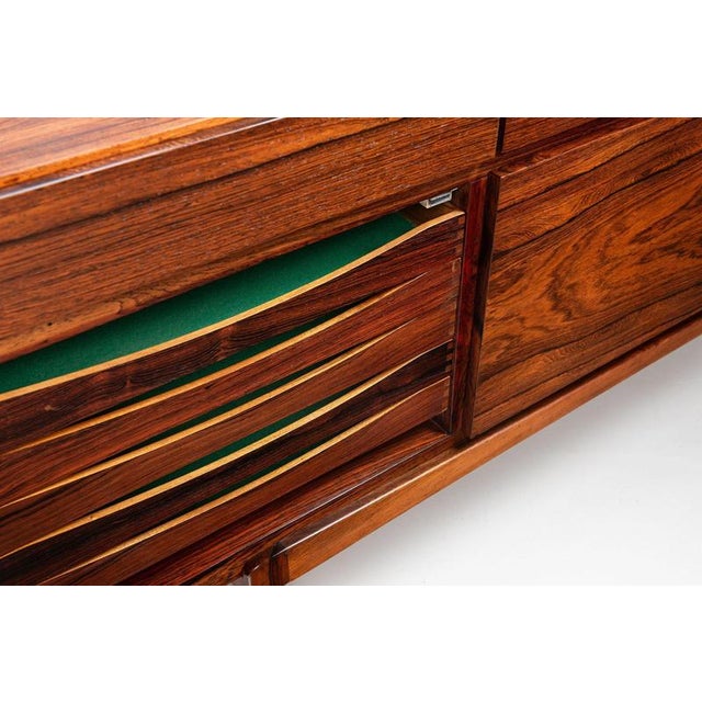 FA-66 Sideboard in Rosewood by Ib Kofod-Larsen for Faarup, Denmark, 1960 For Sale - Image 17 of 18