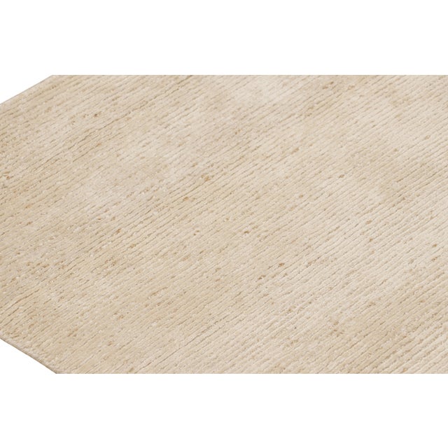 Rug & Kilim’s Contemporary Textural Rug in Beige, Cream and White Tones For Sale In New York - Image 6 of 8