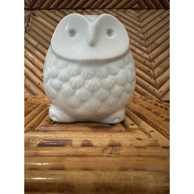 1970s Vintage Petite White Porcelain Owl Sculpture From Patricia Moore Gallery in Aspen For Sale - Image 5 of 15