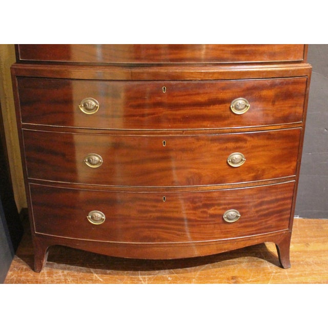 Traditional Circa 1800 Georgian Bowfront Mahogany Chest on Chest For Sale - Image 3 of 12