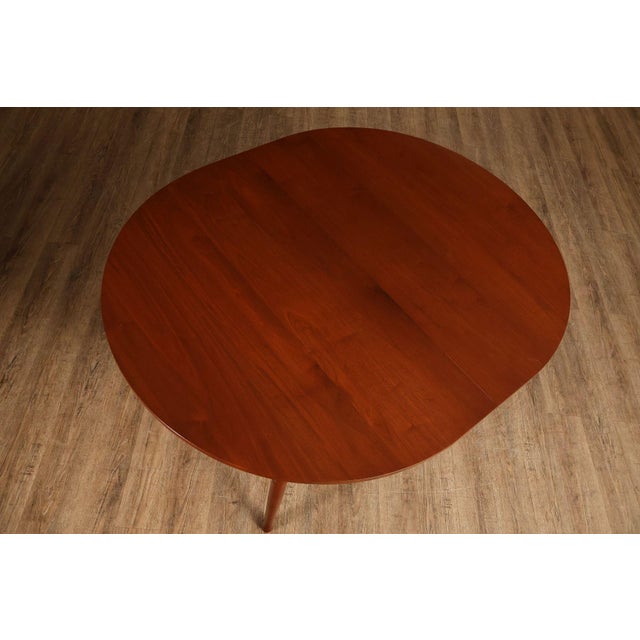 Late 20th Century E. A. Clore Custom Walnut Extendable Dining Table With Four Leaves For Sale - Image 5 of 18