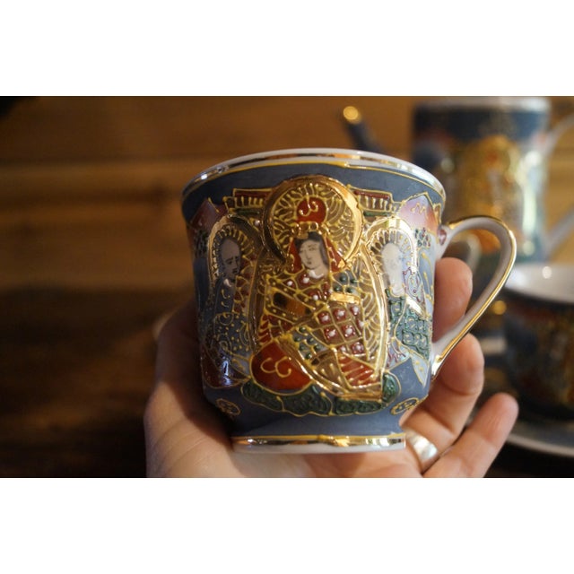 1950s Satsuma Moriage Hand-Painted Porcelain Tea Pot Set- 17 Pieces For Sale - Image 4 of 12