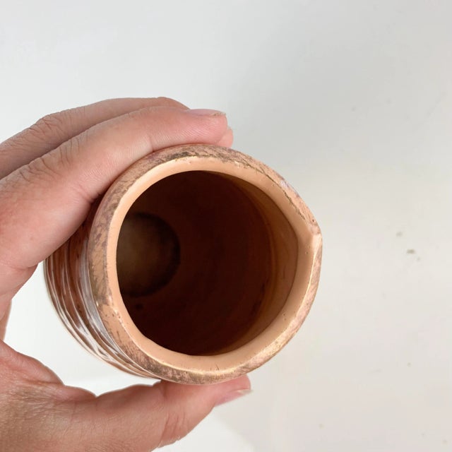 Ceramic Mid Century Modern Vintage Pink & Gold Ceramic Swirl Vase For Sale - Image 7 of 9